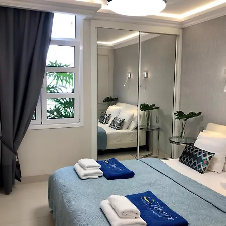 Happy Tenerife Malibu Grey Malibu Park Apartment
