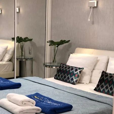 Happy Tenerife Malibu Grey Malibu Park Apartment
